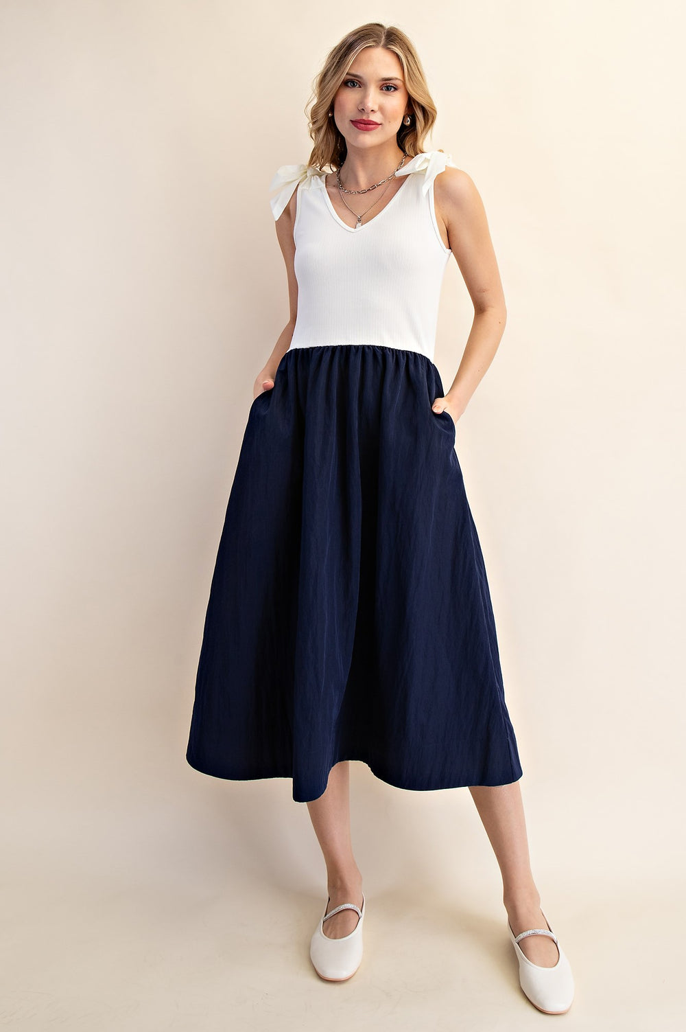 V-Neck Contrast Ribbon Tie Midi Dress