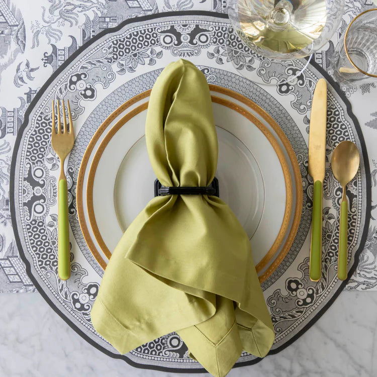 Die-cut Black Willow Plate Placemat