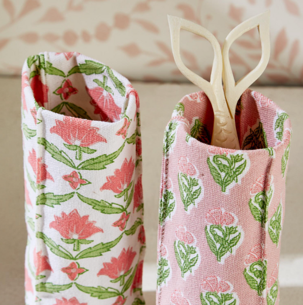 Floral Block Print Standing Eyelgass Holder